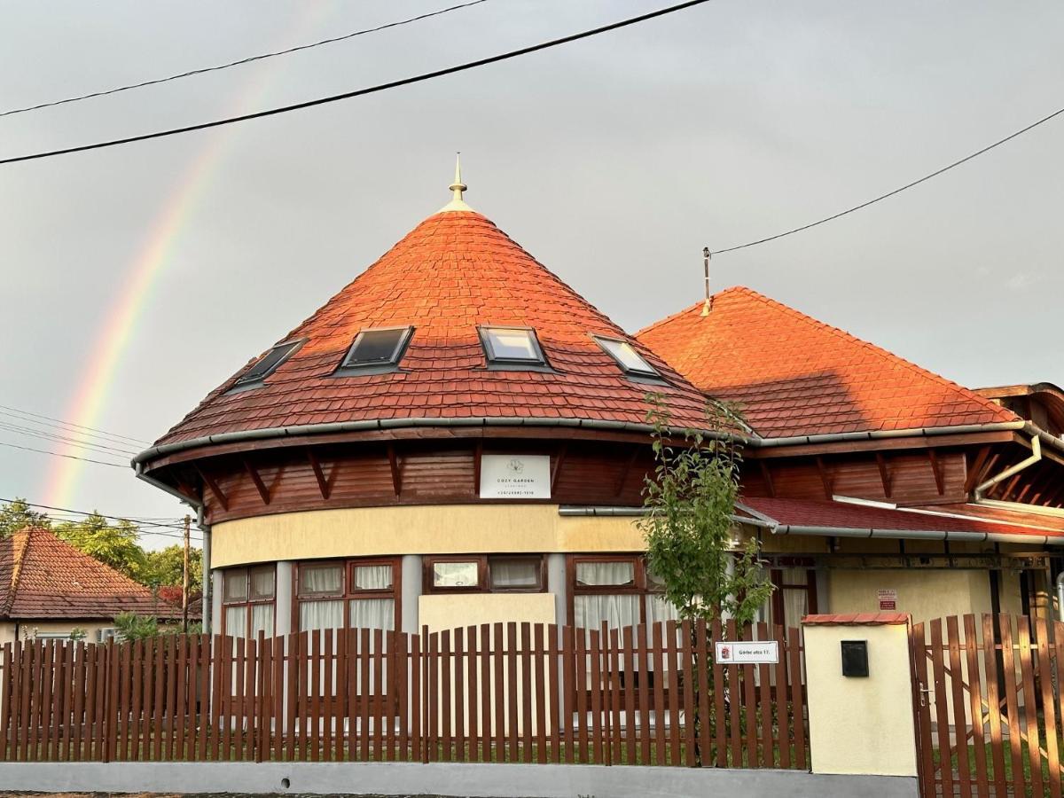 דירות גיולה Cozy Garden Apartman מראה חיצוני תמונה