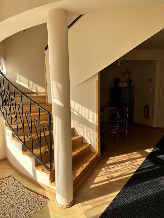 דירות גיולה Cozy Garden Apartman מראה חיצוני תמונה